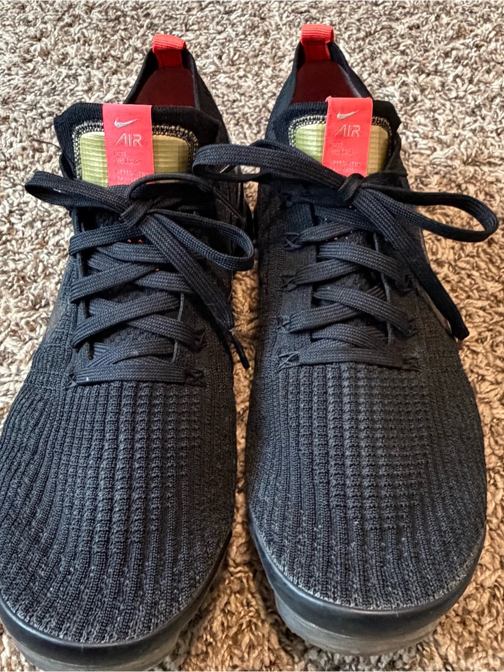 Nike Men’s Black Knit Athletic Shoes with Red Tongue Tabs